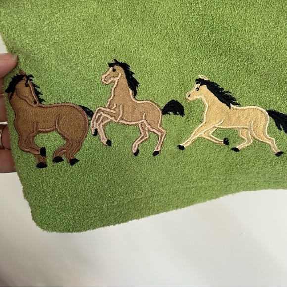 Vintage Fleece Vest with Horses - Picture 4 of 9